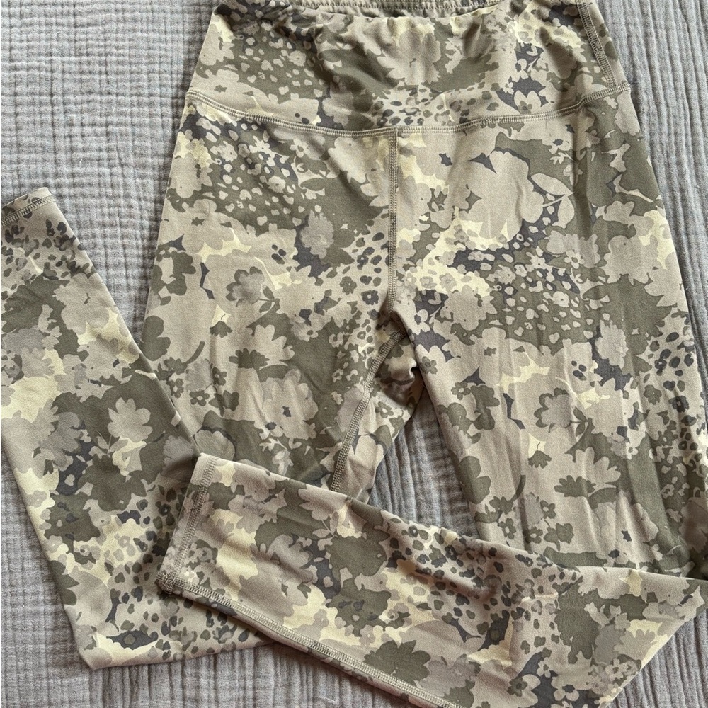 Maurices Green and Cream Leggings Comfortable Stylish Bottoms